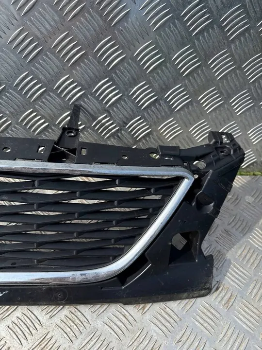 SEAT OE Grille 5F0853654F 9B9 image 2