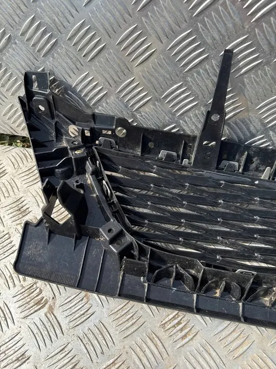 SEAT OE Grille 5F0853654F 9B9 image 7