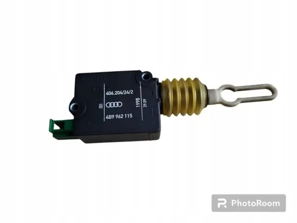 Bouchon de remplissage avec serrure OEM 4B9962115 Audi A6 image 3