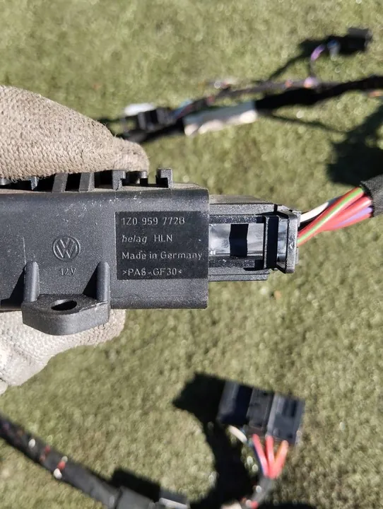 VW PASSAT CC B6 Vasemman Etuistuimen Lämmitysmodule 1Z0959772B image 3