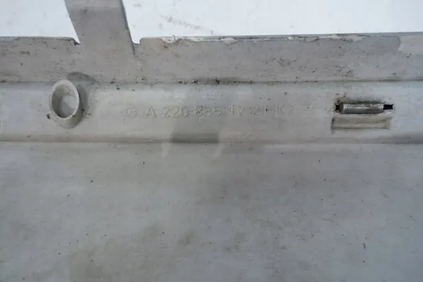 Moldura Cromada Parachoques Trasero Mercedes W220 S-Class A2208851221 image 8