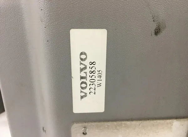 OEM 22305858 Cache Cabine Volvo Plastique Usagé image 4
