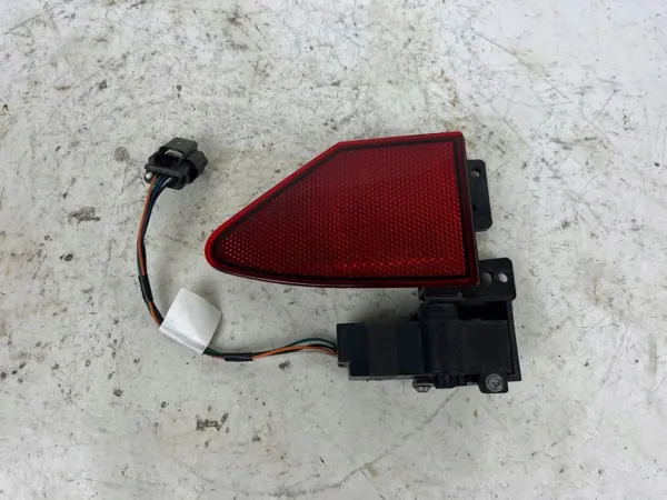 Tesla Model S 2016 Bakreflektor OEM 104276696H image 2