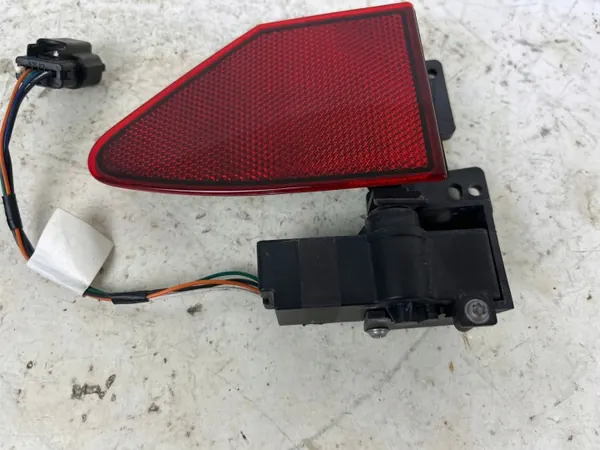 Tesla Model S 2016 Bakreflektor OEM 104276696H image 4