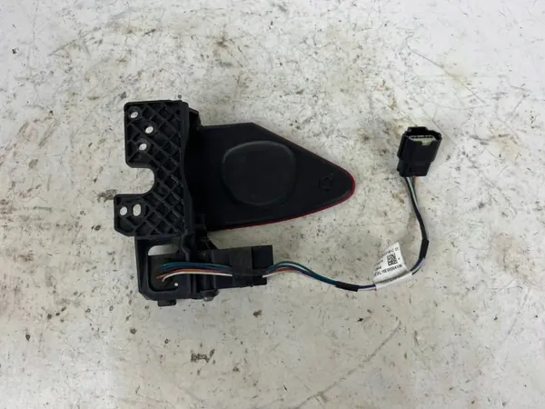 Tesla Model S 2016 Bakreflektor OEM 104276696H image 7