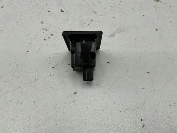 Mercedes-Benz A W176 2016 Luz de placa traseira image 3