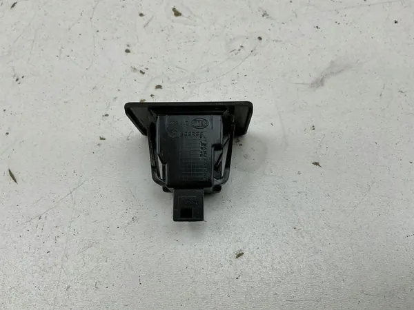 Mercedes-Benz A W176 2016 Luz de placa traseira image 4