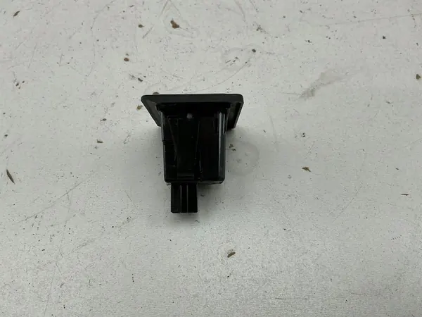 Mercedes-Benz A W176 2016 Luz de placa traseira image 5