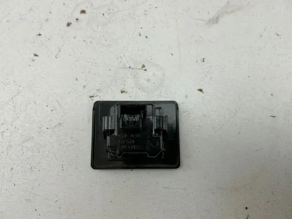 Mercedes-Benz A W176 2016 Luz de placa traseira image 6