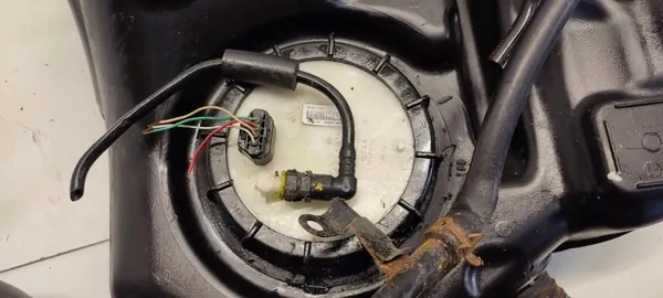 Réservoir Mazda 3 OEM B45A-42110 PE20-1335X image 3