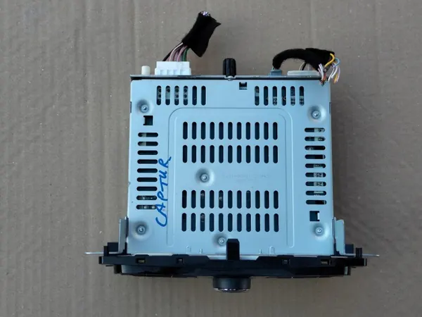 Renault Captur I CD-radio OEM 281158551R 3 image 4