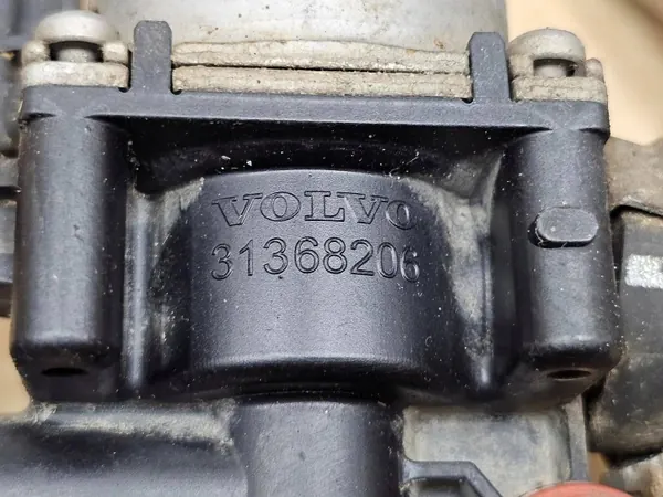 Válvula Aquecedor Água Volvo 31368206 - Peça OE image 6