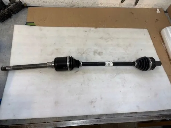 Semi-eixo dianteiro Mercedes GLE 167 OEM A1673308501 image 2