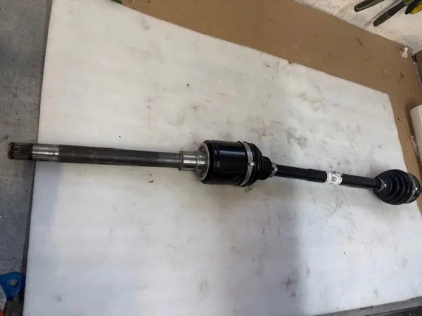 Semi-eixo dianteiro Mercedes GLE 167 OEM A1673308501 image 3