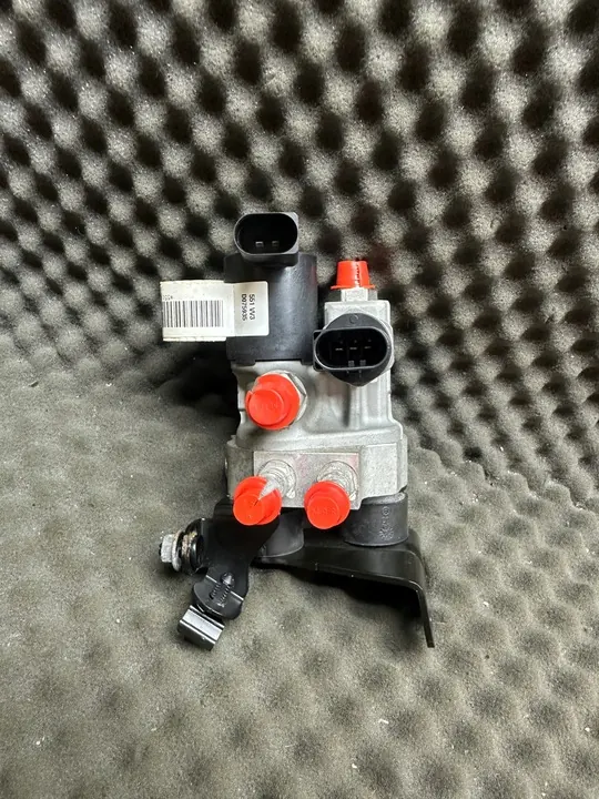 Vanne de pression de carburant Volkswagen Audi Skoda Seat image 1