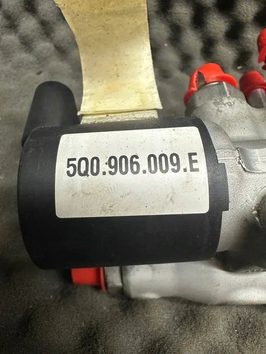 Vanne de pression de carburant Volkswagen Audi Skoda Seat image 4