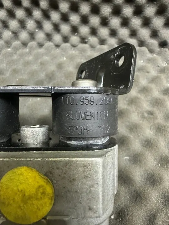 Vanne de pression de carburant Volkswagen Audi Skoda Seat image 5