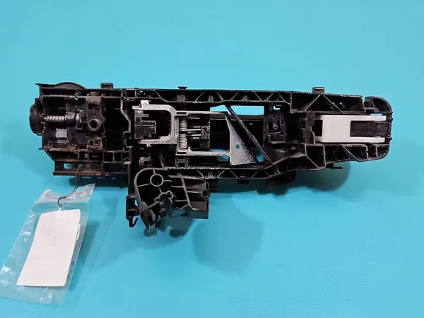 Vasen takaluukun ulkopuolinen kahva Mercedes W205 A0997601700 image 5