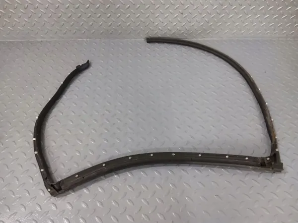 Junta ventana puerta trasera BMW XM OEM 51769451270 image 4
