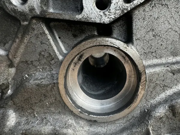 Mercedes W212 W207 W253 4MATIC Oljetank A6510142802 image 2