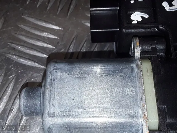 Skoda Octavia Fensterheber OEM 5q0959812a image 3