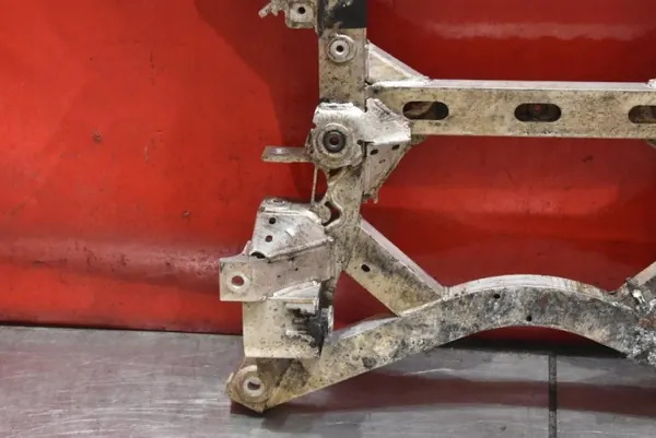 OEM 6893165 Etu-Pyörähdysvaimennin BMW iX:lle image 3