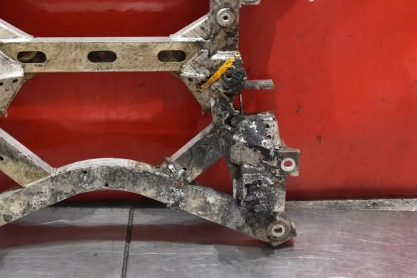 OEM 6893165 Etu-Pyörähdysvaimennin BMW iX:lle image 4