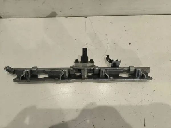 Carril inyector Toyota Camry V7 OEM 8945833030 image 3