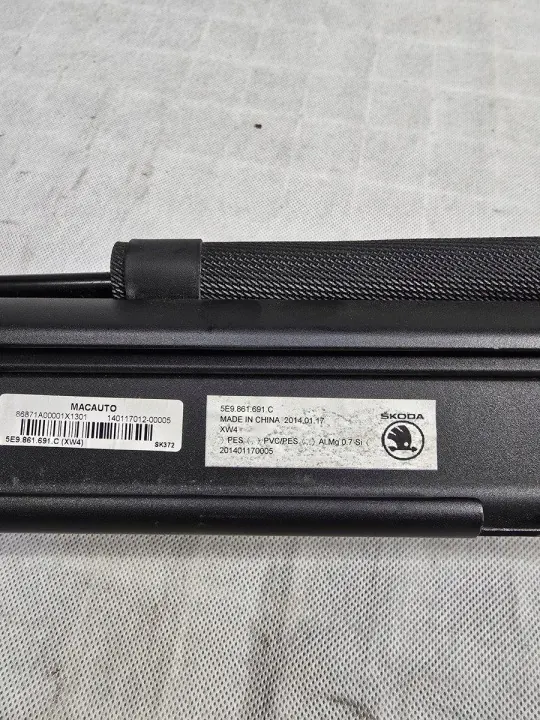 Red de maletero Skoda Octavia III OEM 5E9861691C image 4