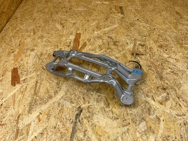 Klimakompressor-Halterung OEM 32352687 für Polestar 2 image 6