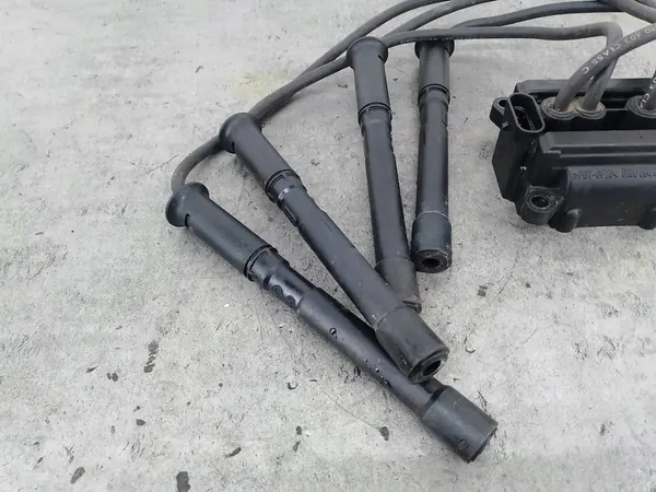 Bobina de encendido Renault Clio II FL 1.2 16V OEM 8200084401-E image 5