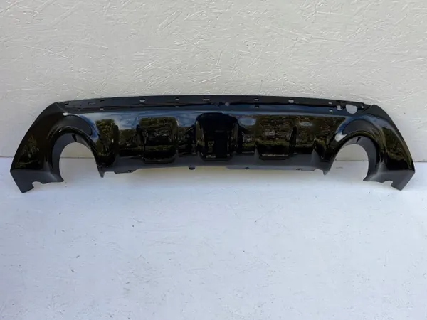 Ford OE CV4J-17F765-A Para-choques Kuga - Usado image 2