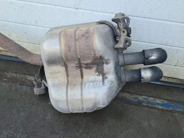VW Passat B6 2.0 TDI Tuyau Échappement Silencieux 3C0253611AD image 3