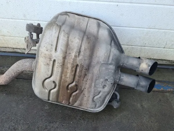 VW Passat B6 2.0 TDI Tuyau Échappement Silencieux 3C0253611AD image 8