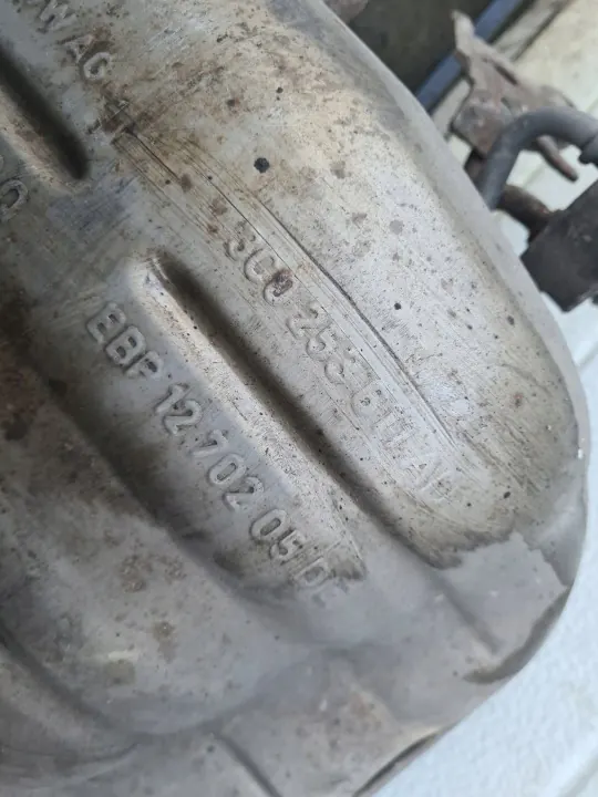 VW Passat B6 2.0 TDI Tuyau Échappement Silencieux 3C0253611AD image 9