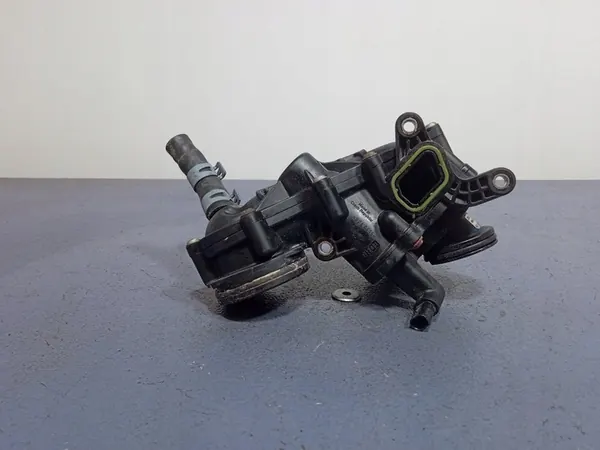 AUDI A6 C7 3.0 TDI Carcaça do Termostato 059121111CF image 3