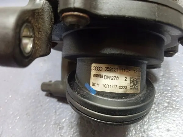 AUDI A6 C7 3.0 TDI Carcaça do Termostato 059121111CF image 6