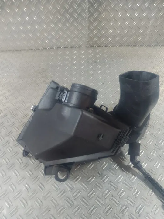 BMW X1 E84 Ilmansuodattimen Kotelo 2.0 D AD851259902Q image 2