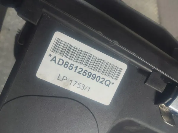 BMW X1 E84 Ilmansuodattimen Kotelo 2.0 D AD851259902Q image 5