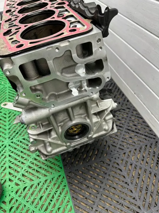Käytetty BMW moottorilohko OEM 7828912 7-sarja G70 image 4
