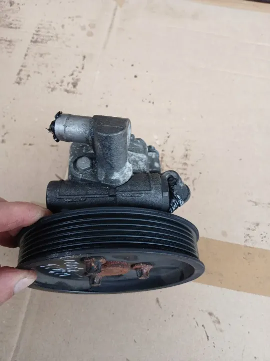 Bomba de dirección OEM - Mercedes W203 Clase C 2.2 CDI image 3