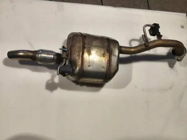 Toyota OEM 5F301 1K003 achteruitlaat voor Yaris Cross image 3