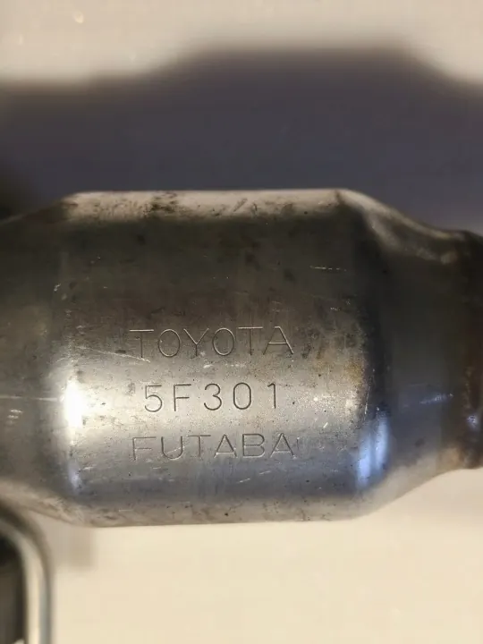 Toyota OEM 5F301 1K003 achteruitlaat voor Yaris Cross image 4