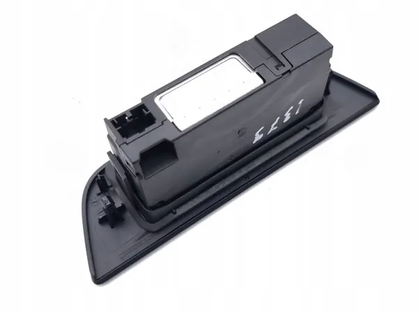 Porsche USB-pistorasia OEM 9J1035722B - Käytetty image 5