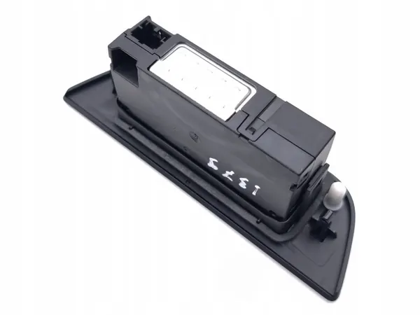 Porsche USB-pistorasia OEM 9J1035722B - Käytetty image 6