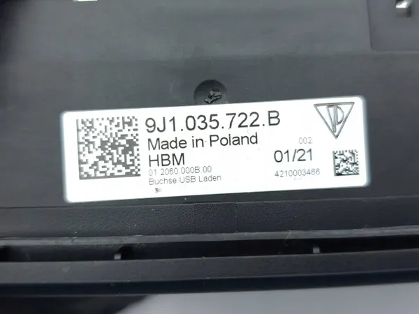 Porsche USB-pistorasia OEM 9J1035722B - Käytetty image 8