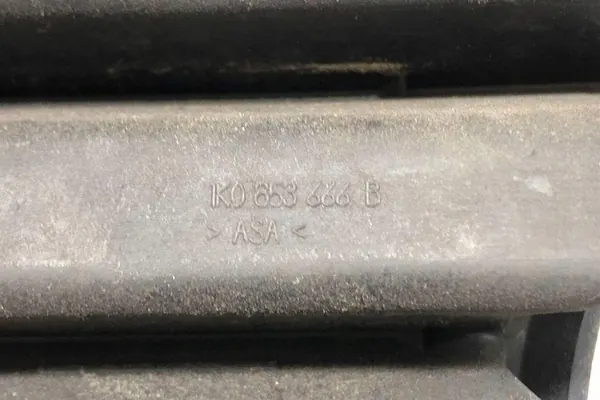 Griglia alogena VW 1.4L benzina 2007 image 3