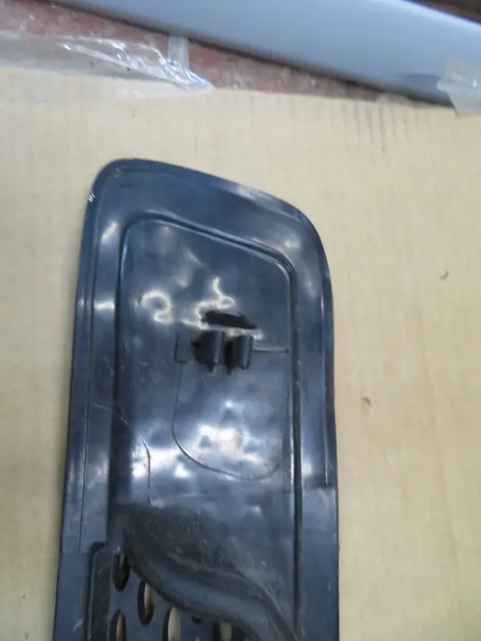 Mercedes-Benz OE A9018300718 grill image 6