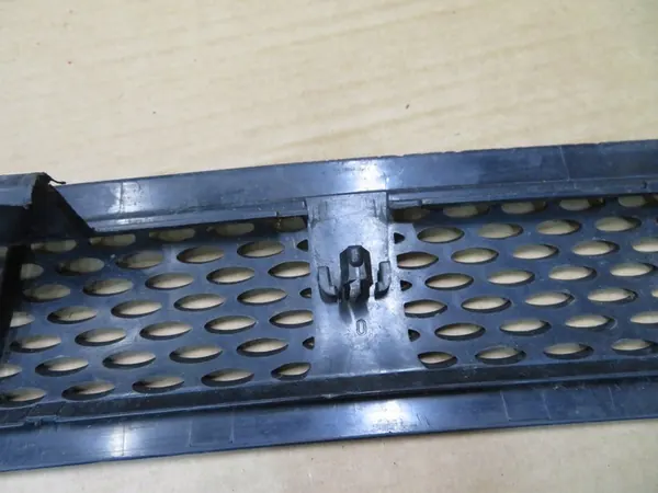 Mercedes-Benz OE A9018300718 grill image 8