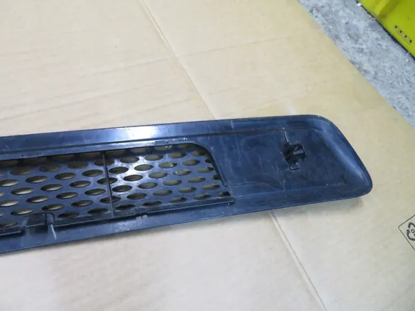 Mercedes-Benz OE A9018300718 grill image 9